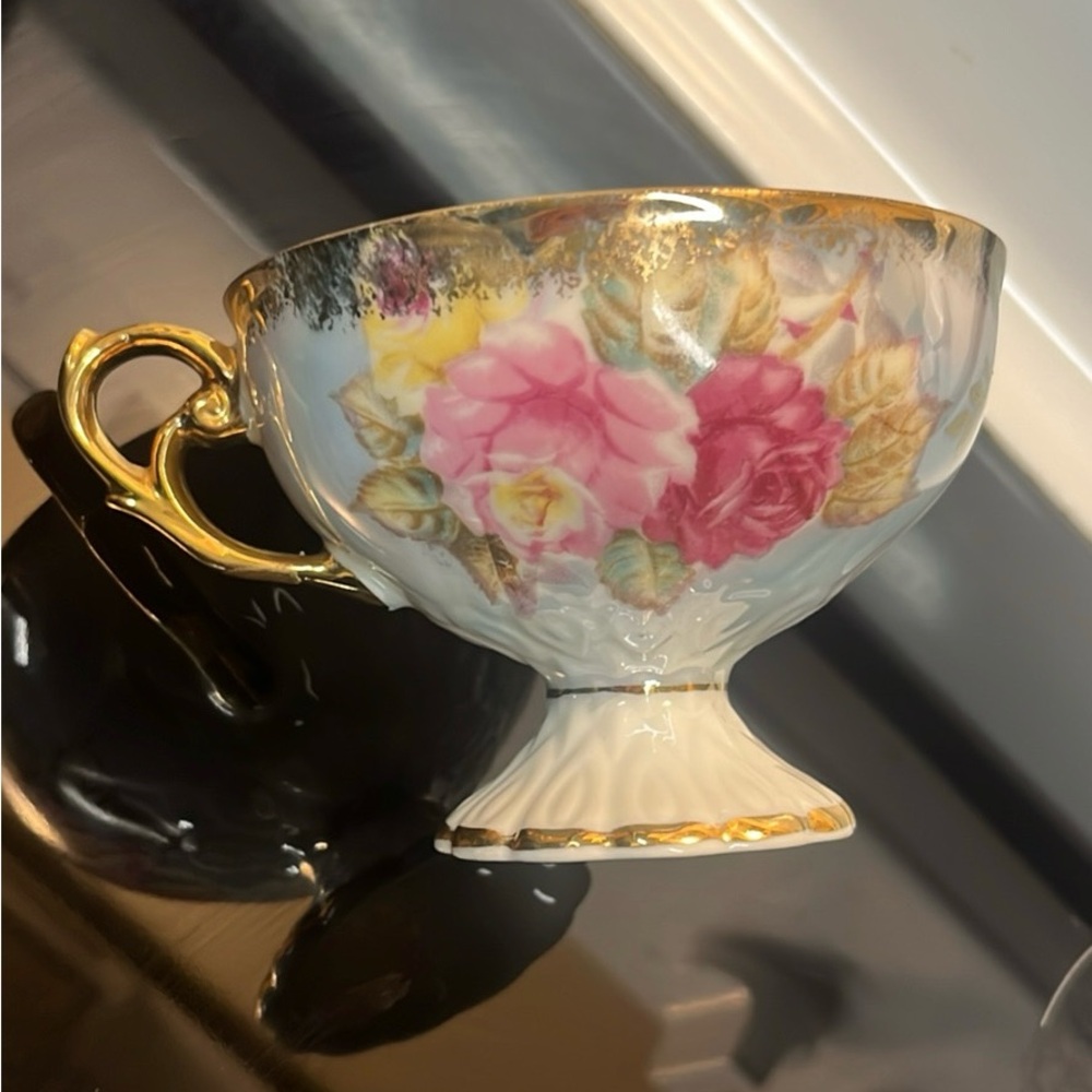 Blue floral tea cup